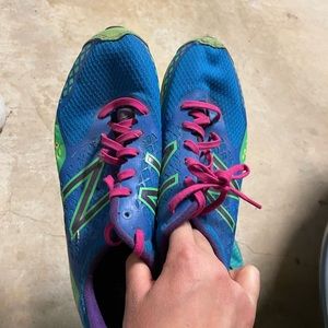 New Balance 900 Women's Racing Flats Blue Green Pink WXCS900B Size 8.5 Women's